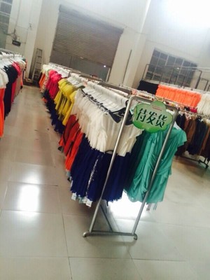 沈陽(yáng)健勛服裝批發(fā)貿(mào)易商行 秋冬裝大量到貨 火爆熱批中圖片_高清圖_細(xì)節(jié)圖-沈陽(yáng)優(yōu)e庫(kù)外貿(mào)服裝尾貨批發(fā)庫(kù)房