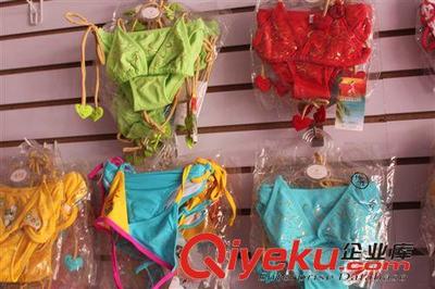 比基尼、分體泳衣 女士分體時(shí)尚泳裝兩件套批發(fā) OEM泳裝工廠(chǎng)加工 女式泳衣批發(fā)-義烏蘇野貿(mào)易提供比基尼、分體泳衣 女士分體時(shí)尚泳裝兩件套批發(fā) OEM泳裝工廠(chǎng)加工 女式泳衣批發(fā)的相關(guān)介紹、產(chǎn)品、服務(wù)、圖片、價(jià)格義烏蘇野貿(mào)易、拉舍爾毛毯;各種庫(kù)存產(chǎn)品小商品;外貿(mào)尾單產(chǎn)品;鞋服;保暖內(nèi)衣套裝;皮草皮衣;雪地靴;家居日用品